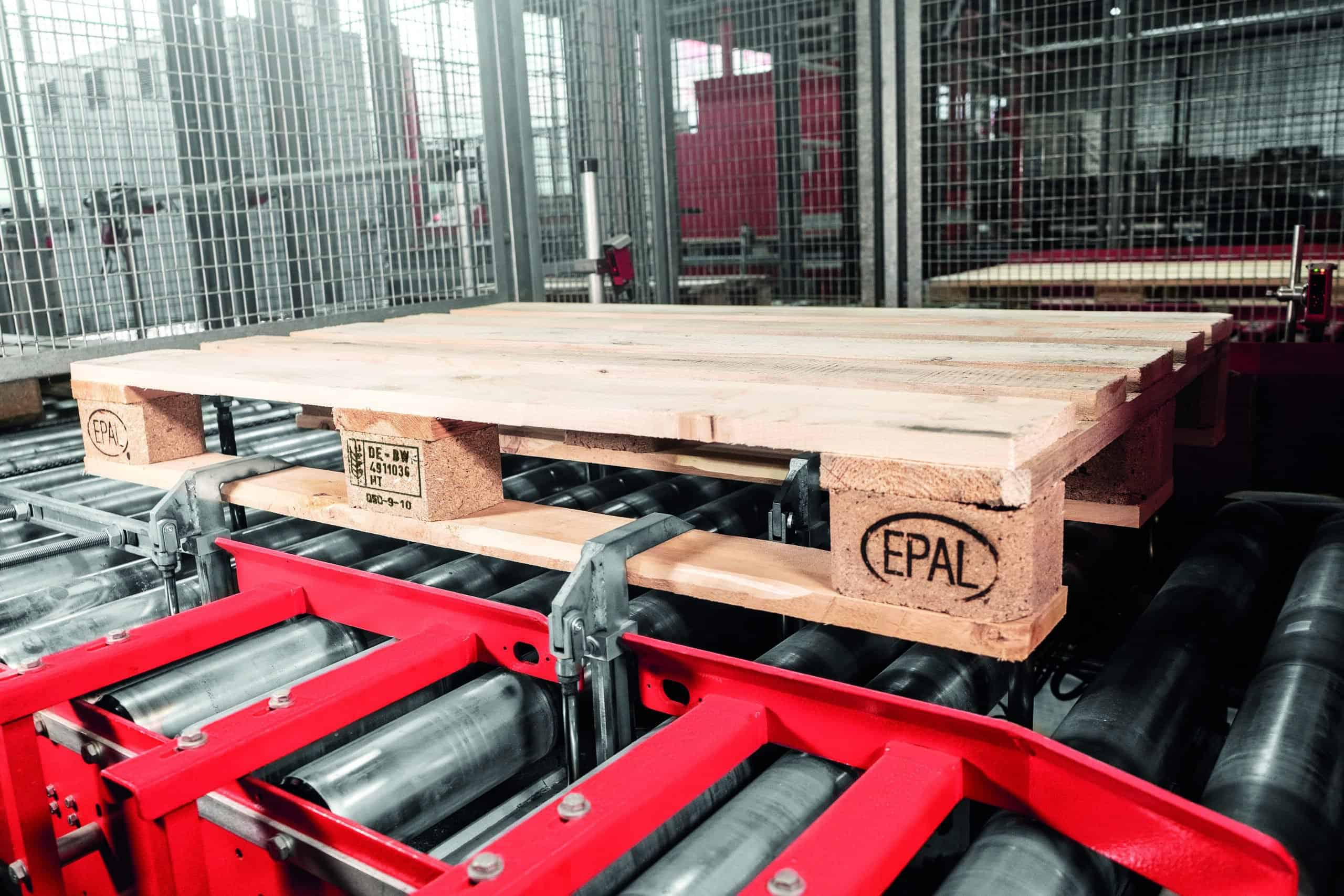 Schroth Paletten Sortieren Und Prüfen Schroth Paletten sortieren und prüfen